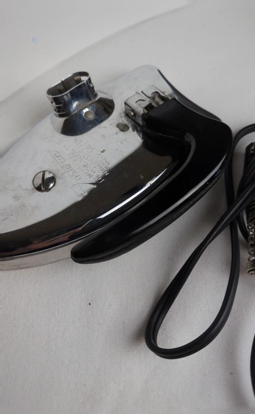 Vintage Fostoria travel Iron Foldable Model52X .115 volts, 350, A.C. Only.